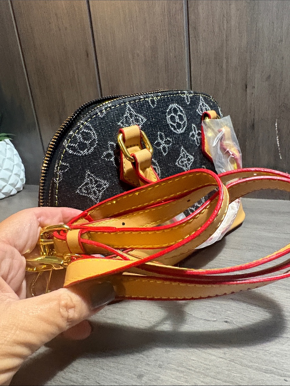 Super Cute Cherry-Embroidered Dome Satchel - Black & Yellow #22 - Picture 4 of 4